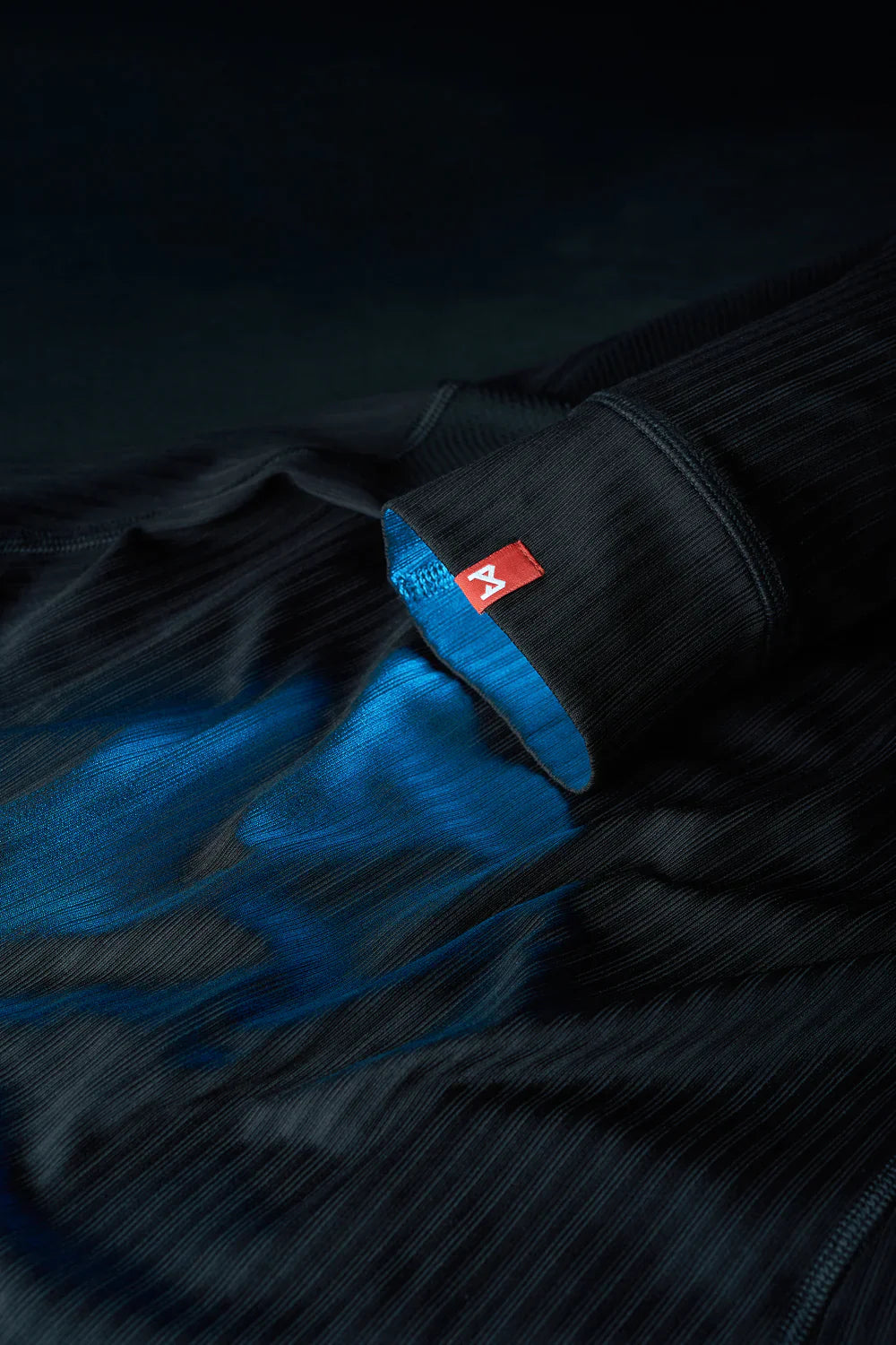 VAPOR BLACK - Unisex Technical Underlayer for Base Layer