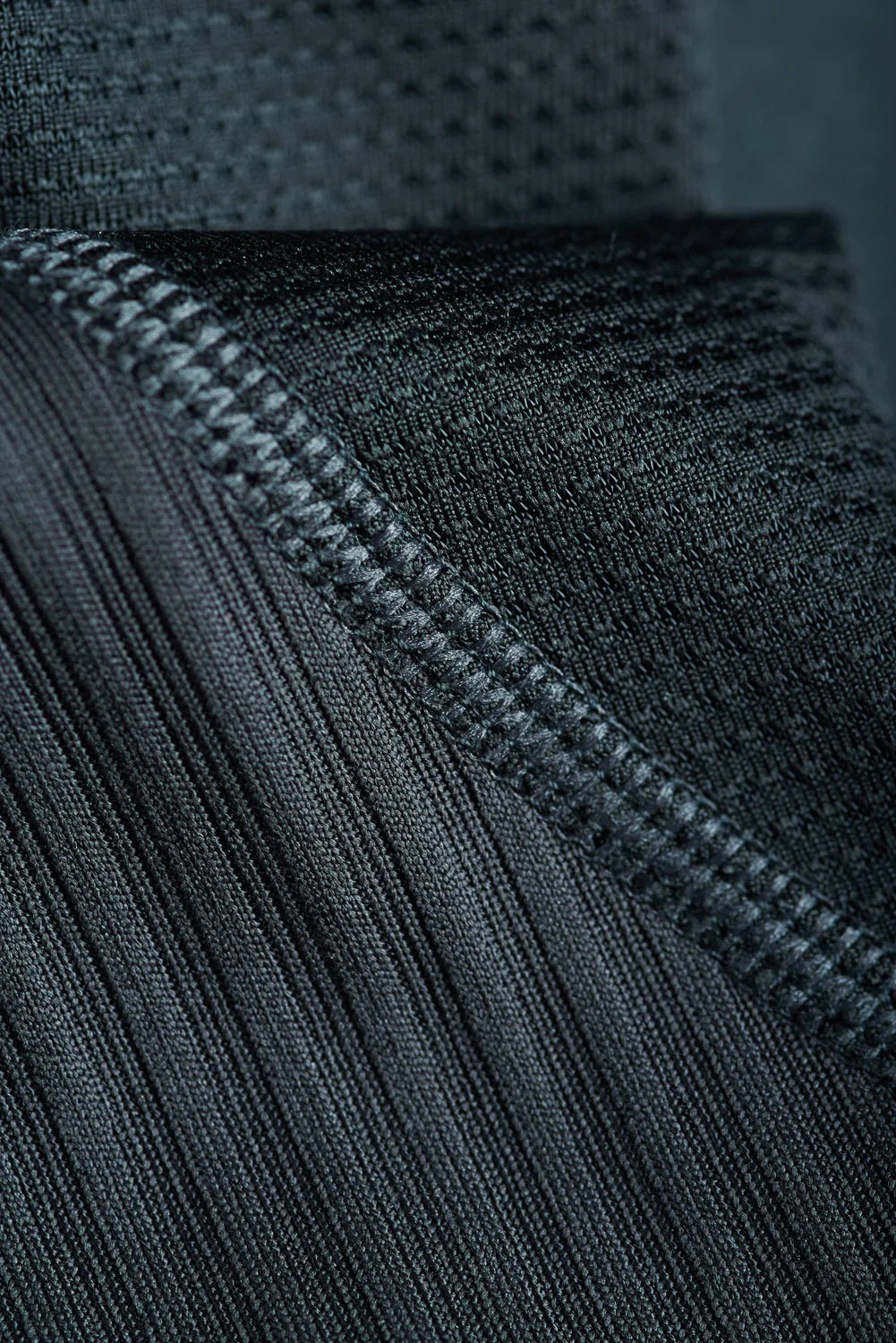 VAPOR BLACK - Unisex Technical Underlayer for Base Layer